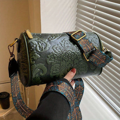 Bolsa Cilíndrica Clássica com Relevo Floral Retrô